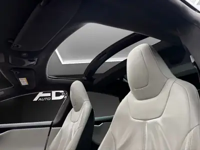 Tesla Model S 85 D — Berline électrique haute performance 525 ch, 205 000 km — Thumbnail 12