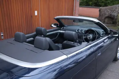 Audi A4 Cabriolet 3.0 TDI quattro S line — Élégance et performance diesel, toit ouvert — détail