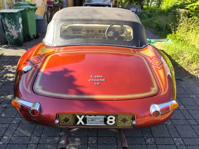 Jaguar E-Type Series 1 4.2L — Légende cabriolet des années 60, custom car des années 70 — interni