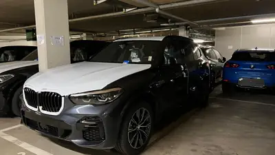 BMW X5 xDrive45e M Sport — SUV hybride rechargeable haute performance, 26 000 km — fianco