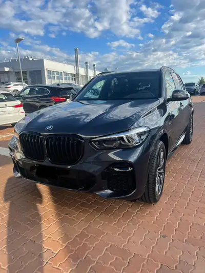 BMW X5 xDrive45e M Sport — SUV hybride rechargeable haute performance, 26 000 km — vista esterna