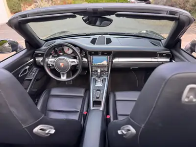 Porsche 911 Carrera 4S Cabrio — Le dernier 3.8L atmosphérique, 400 ch de légende — Miniatur 14