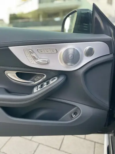 Mercedes-AMG C 43 Cabriolet 4Matic — Décapotable sportive 390 ch, seulement 61'900 km — Miniatur 13