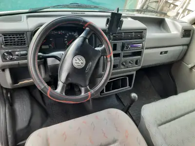 VW T4 2.5 TDI — Utilitaire robuste, moteur fiable, 326 000 km documentés — Miniatura 7