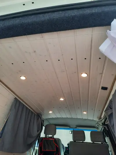 VW T4 2.5 TDI — Utilitaire robuste, moteur fiable, 326 000 km documentés — Miniatura 12