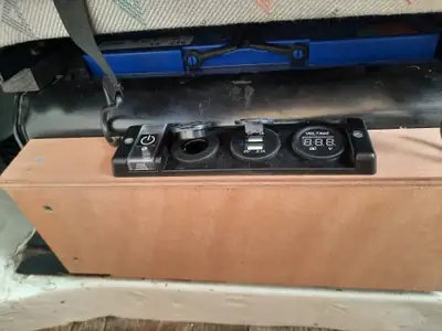 VW T4 2.5 TDI — Utilitaire robuste, moteur fiable, 326 000 km documentés — Miniatura 11