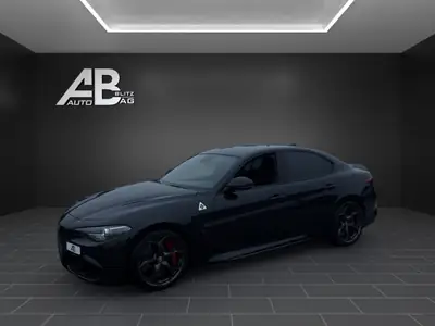 Alfa Romeo Giulia 2.9 V6 Quadrifoglio — 510 ch, état impeccable, 66'000 km — side view