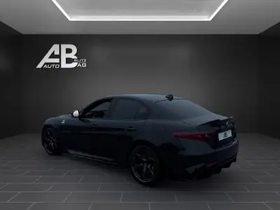 Alfa Romeo Giulia 2.9 V6 Quadrifoglio — 510 ch, état impeccable, 66'000 km — rear view