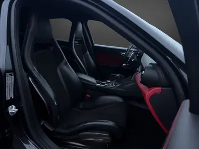 Alfa Romeo Giulia 2.9 V6 Quadrifoglio — 510 ch, état impeccable, 66'000 km — Thumbnail 9