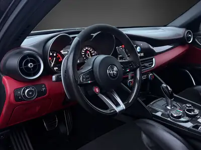 Alfa Romeo Giulia 2.9 V6 Quadrifoglio — 510 ch, état impeccable, 66'000 km — Thumbnail 8