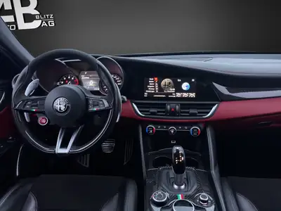 Alfa Romeo Giulia 2.9 V6 Quadrifoglio — 510 ch, état impeccable, 66'000 km — Thumbnail 11