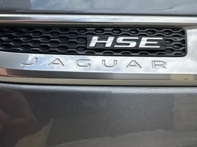 Jaguar E-Pace 2.0 P250 R-Dynamic HSE — Luxe compact AWD, quasi neuf, entretien impeccable — rear view