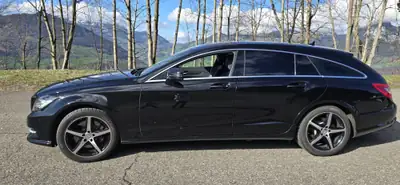 Mercedes-Benz CLS 350 Shooting Brake — Familiale premium diesel 4Matic, entretien Mercedes complet — vue extérieure