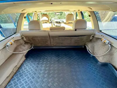 Volvo V70 R AWD — Berline sportive suédoise, 250 ch et traction intégrale — cruscotto