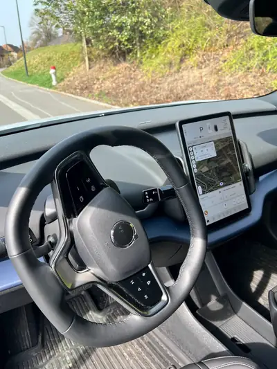 Volvo EX30 E60 Twin Ultra 2024 — SUV électrique 428ch, ultra-bas kilométrage — interni