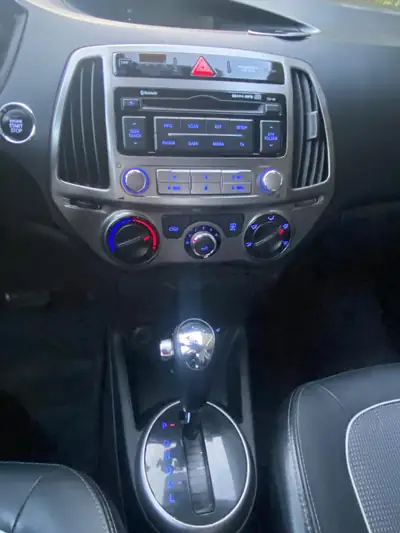 Hyundai i20 1.4 Premium Automatic — Citadine fiable, 44 000 km, boîte automatique — Miniatura 7