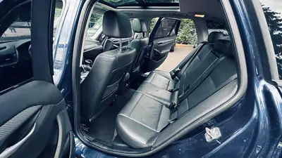 BMW X1 xDrive 20i Steptronic — SUV compact élégant, motorisation fiable et transmission automatique — Thumbnail 12
