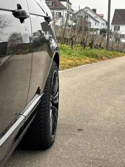 Range Rover 5.0 V8 S/C — Prestige SUV 525 ch, État impeccable Garage Emil Frey — vista posteriore