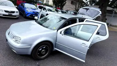 VW Golf 1.6 Comfortline — Compacte fiable des années 2000, excellent état avec pneus saison — Miniature 14