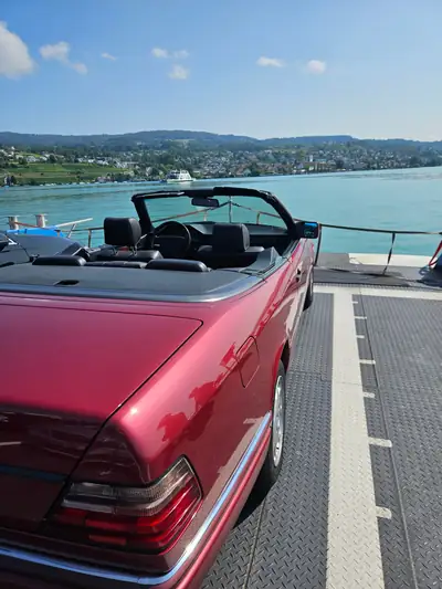 Mercedes-Benz E 320 Cabrio — Cabriolet prestige des années 90, 190'000 km — Armaturenbrett