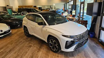 Hyundai Tucson 1.6 TGDI PHEV N-Line 4WD — Hybride rechargeable performant, 20 km seulement — side view