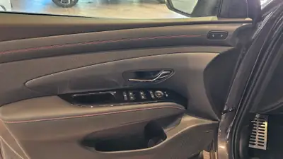 Hyundai Tucson 1.6 TGDI PHEV N-Line 4WD — SUV hybride rechargeable, 20 km, équipement premium — Thumbnail 26