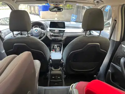 BMW X1 sDrive18i Essential Edition — SUV compact 2020, 41 000 km, design affirmé — tableau de bord