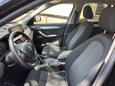 BMW X1 sDrive18i Essential Edition — SUV compact 2020, 41 000 km, design affirmé — intérieur