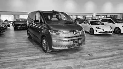VW T7 Multivan 1.5 eHybrid Style 4Motion — Monospace hybride rechargeable, 2 km seulement — dashboard