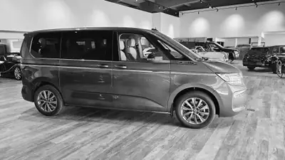 VW T7 Multivan 1.5 eHybrid Style 4Motion — Monospace hybride rechargeable, 2 km seulement — Thumbnail 7