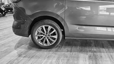 VW T7 Multivan 1.5 eHybrid Style 4Motion — Monospace hybride rechargeable, 2 km seulement — Thumbnail 9