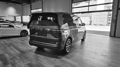 VW T7 Multivan 1.5 eHybrid Style 4Motion — Monospace hybride rechargeable, 2 km seulement — Thumbnail 10
