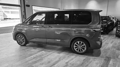 VW T7 Multivan 1.5 eHybrid Style 4Motion — Monospace hybride rechargeable, 2 km seulement — Thumbnail 15