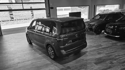 VW T7 Multivan 1.5 eHybrid Style 4Motion — Monospace hybride rechargeable, 2 km seulement — Thumbnail 14