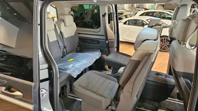 VW T7 Multivan 1.5 eHybrid Style 4Motion — Monospace hybride rechargeable, 2 km seulement — Thumbnail 18