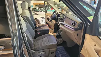 VW T7 Multivan 1.5 eHybrid Style 4Motion — Monospace hybride rechargeable, 2 km seulement — Thumbnail 17