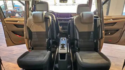 VW T7 Multivan 1.5 eHybrid Style 4Motion — Monospace hybride rechargeable, 2 km seulement — Thumbnail 20