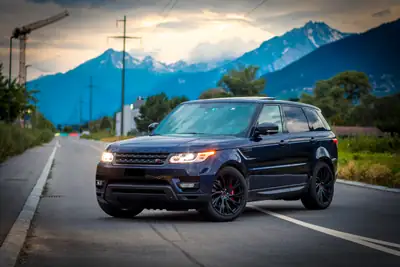 Land Rover Range Rover Sport V8 Autobiography Dynamic — 560 CV turbocompressé, luxe intégral — tableau de bord