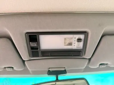Mercedes-Benz E 320 Business — Berline de prestige 1995, toit panoramique et climatisation 2 zones — Miniatura 13