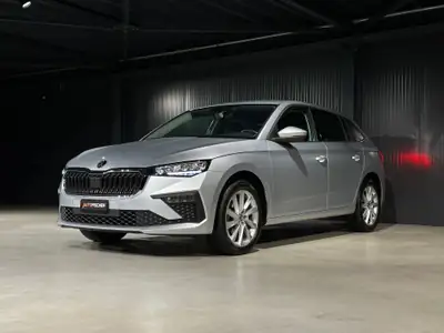 Skoda Scala 1.5 TSI Selection DSG — Berline dynamique, peu kilométrée avec garantie constructeur — interior