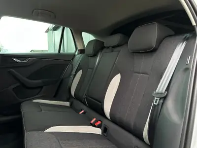 Skoda Scala 1.5 TSI Selection DSG — Berline dynamique, peu kilométrée avec garantie constructeur — Thumbnail 12