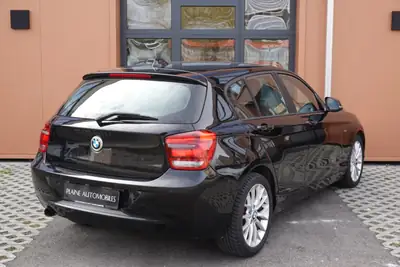 BMW 116i Sport Line — Compacte dynamique, entretien à jour, aide au stationnement — détail