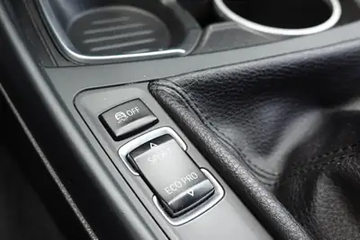BMW 116i Sport Line — Compacte dynamique, entretien à jour, aide au stationnement — Miniature 12