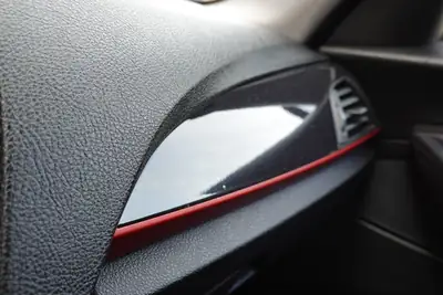 BMW 116i Sport Line — Compacte dynamique, entretien à jour, aide au stationnement — Miniature 19