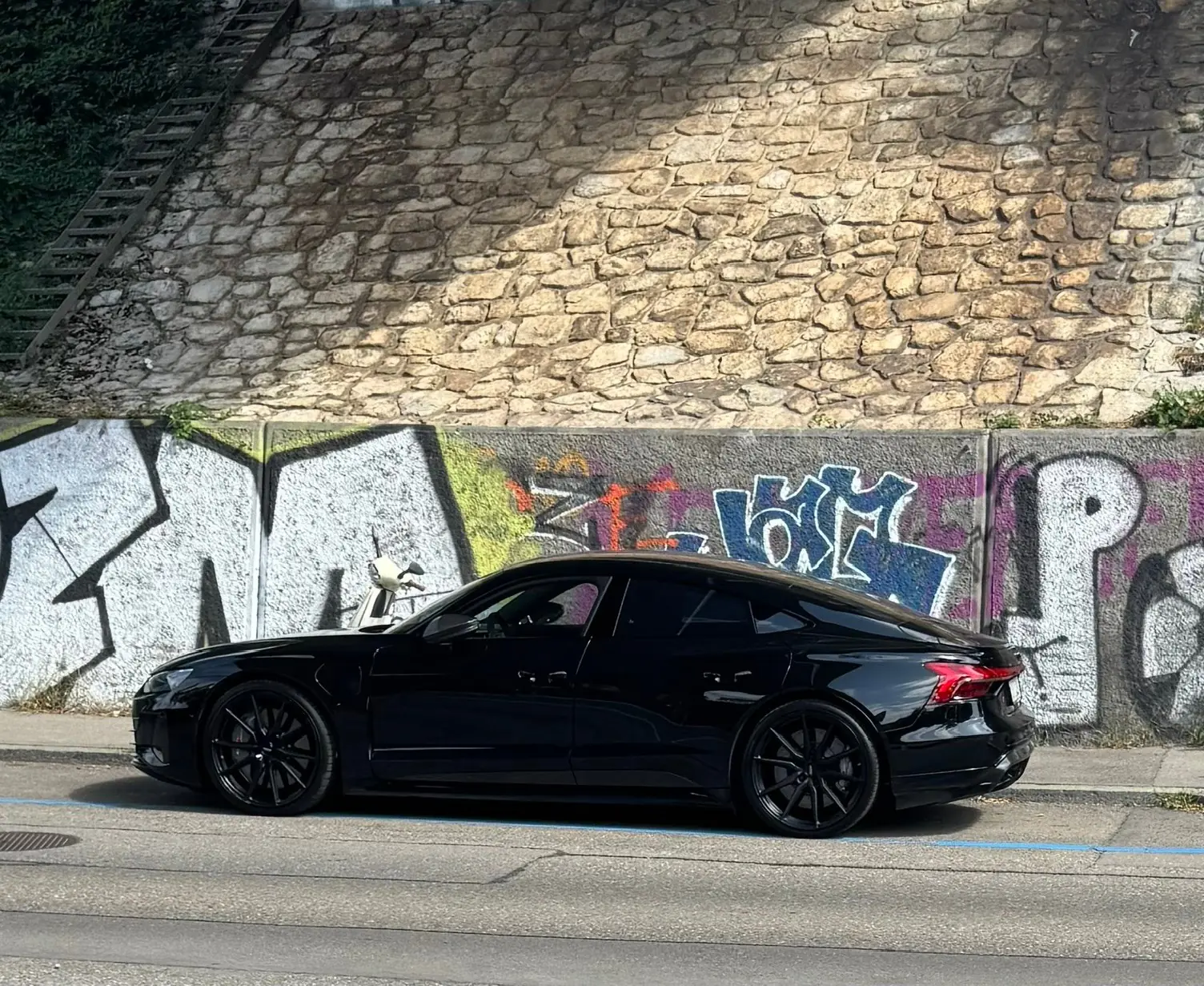Audi e-tron GT RS quattro 2022 — Grand tourisme électrique haute performance, 32'000 km — vista esterna