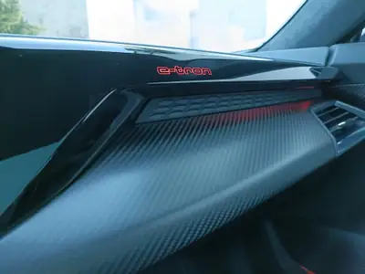 Audi e-tron GT RS quattro 2022 — Grand tourisme électrique haute performance, 32'000 km — Miniatura 17