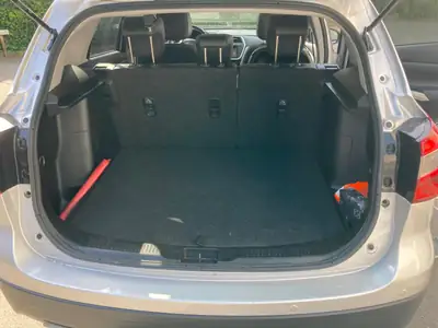 Suzuki S-Cross 1.6 TD 4WD — SUV diesel robuste, toit panoramique et équipement premium — detail