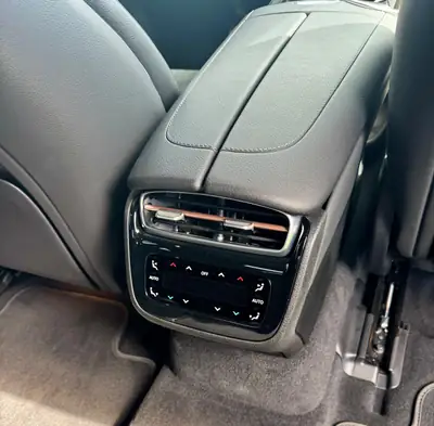 Mercedes-Benz EQE 350 4MATIC — Berline électrique premium, 23 700 km seulement — Detail