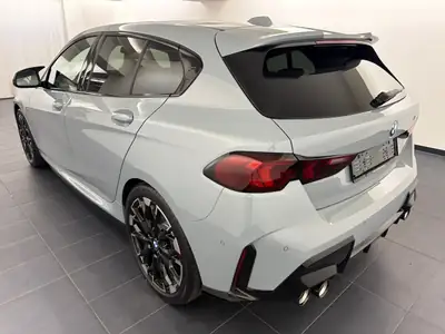 BMW M135 xDrive M Sport Pro — Berline sportive 2025, 300 ch et garantie constructeur — side view