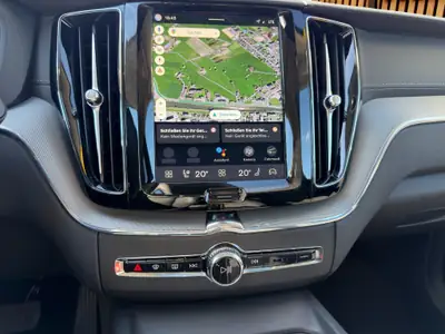Volvo XC60 2.0 T6 TE Ultimate Dark eAWD — SUV hybride rechargeable, 29'000 km seulement — Miniature 14